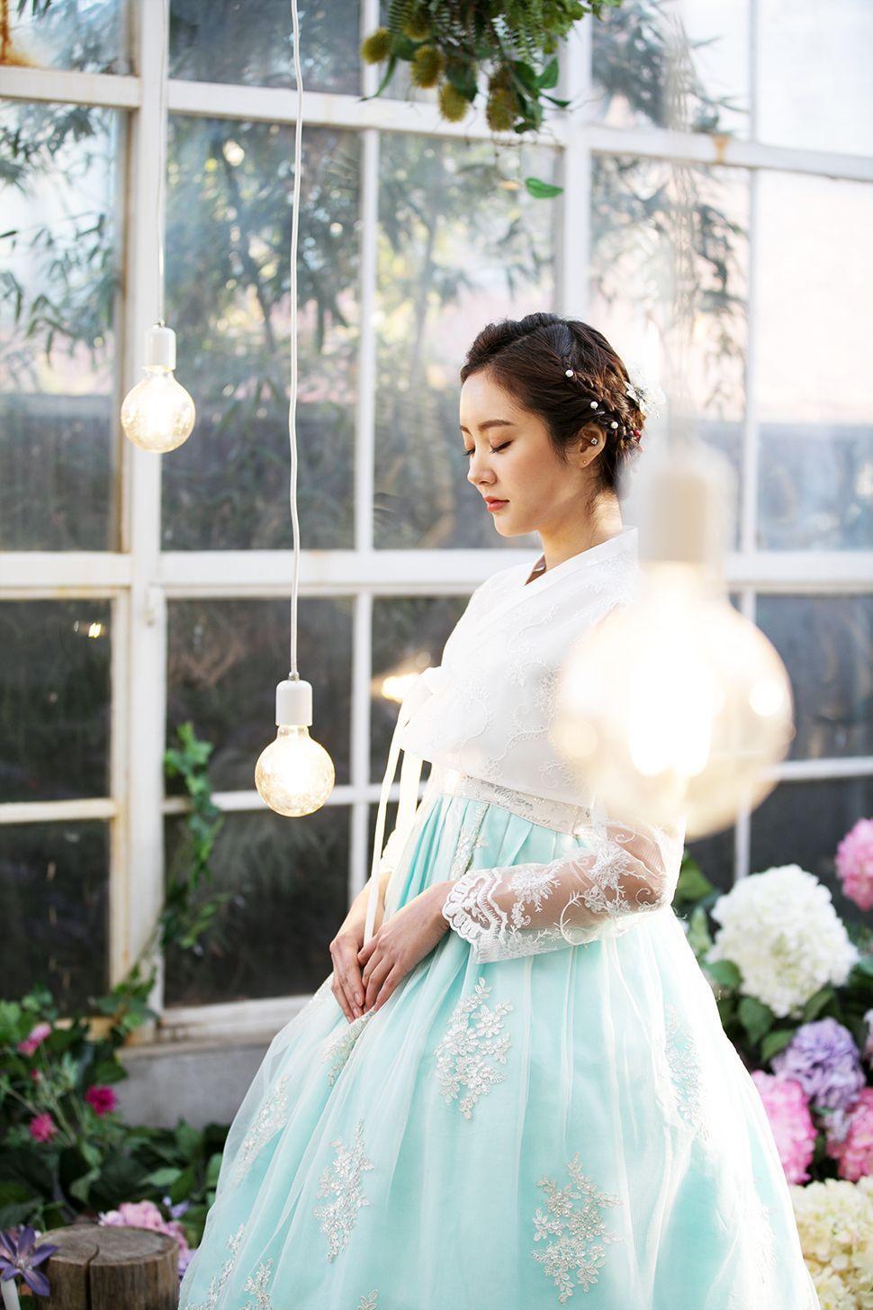 Bukchon Hanok Village Tour : Bukchon 8 Views, Samcheongdong (Restaurant, Cafe, and Attraction)